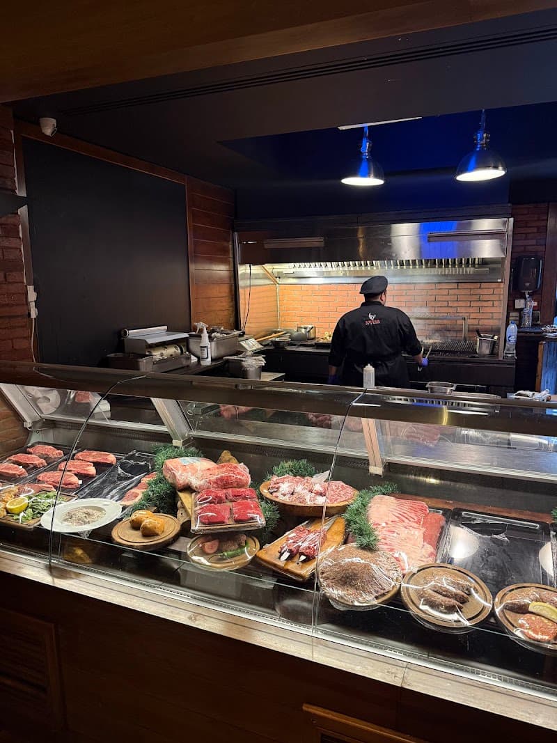 Lucca Steakhouse