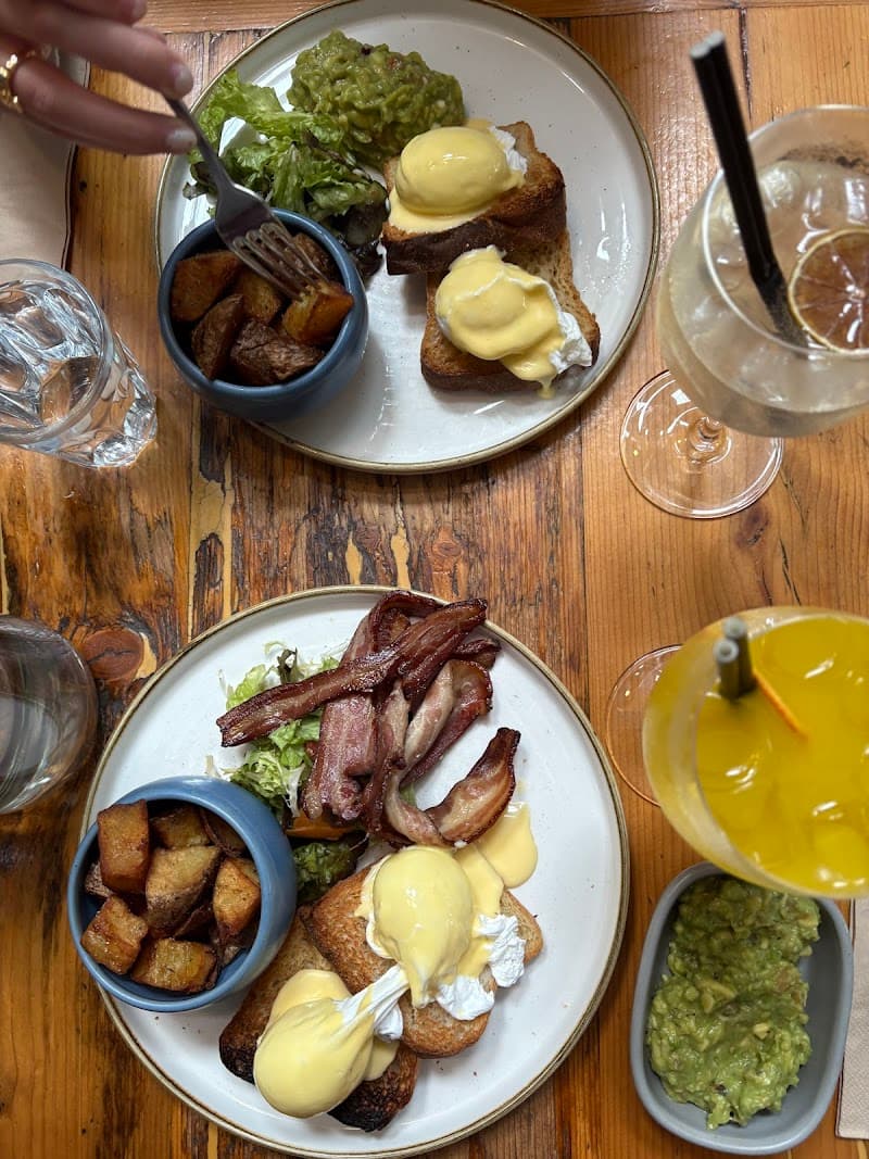 Dela Restaurant