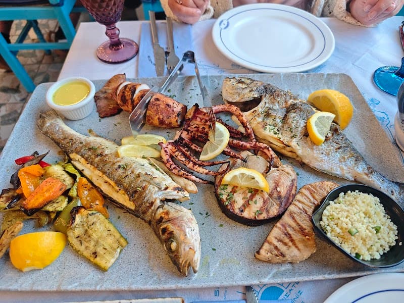 Captain's Corner Taverna