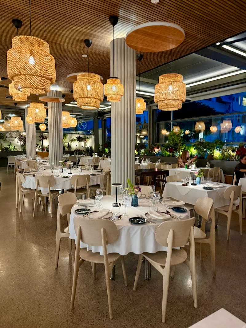 Pyxida Fish Tavern