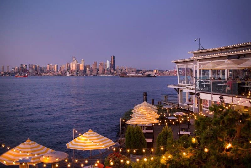 Salty's on Alki Beach