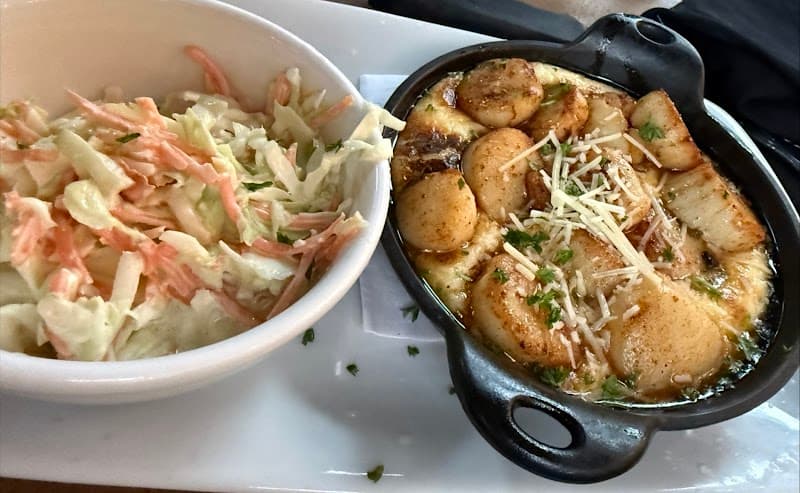 Harry's Seafood, Bar & Grille
