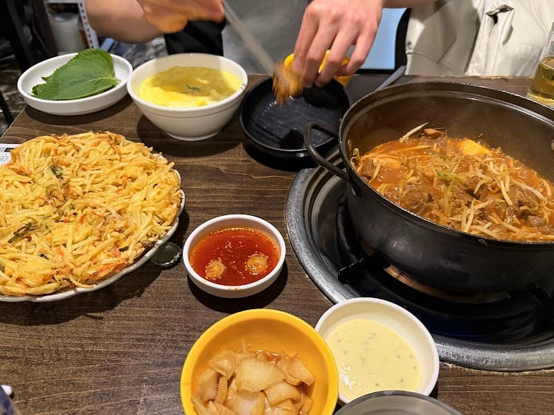 Sinchon Yangpuni, Seomyeon