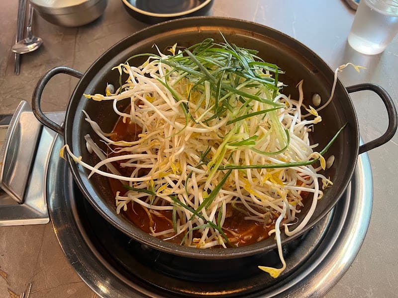 Sinchon Yangpuni, Seomyeon