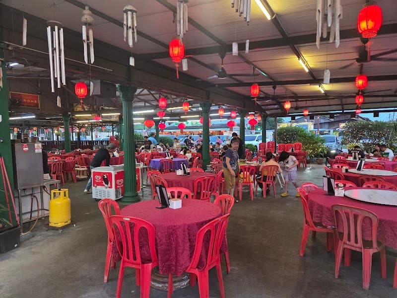 红绿灯海鲜餐馆 • Traffic Light KS Seafood Restaurant