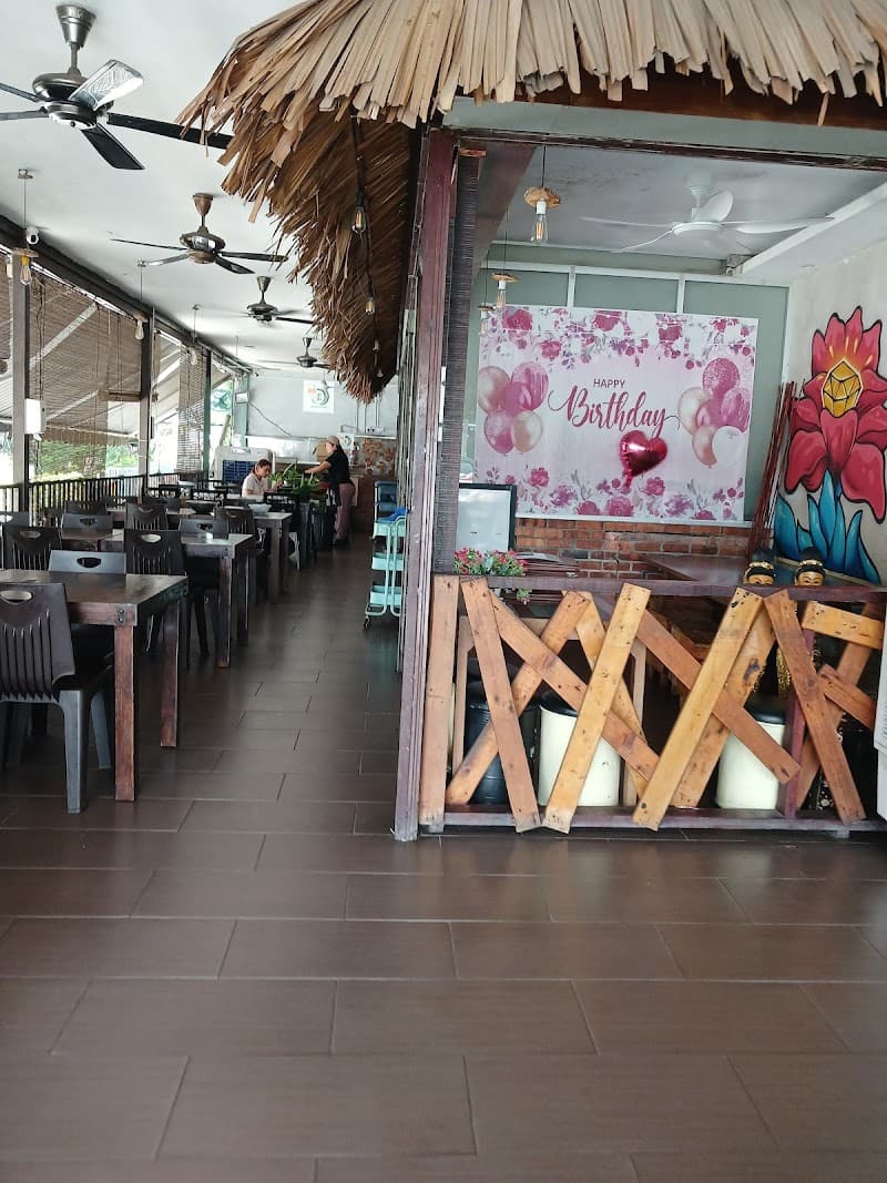 Kin Thai Restaurant • OUG