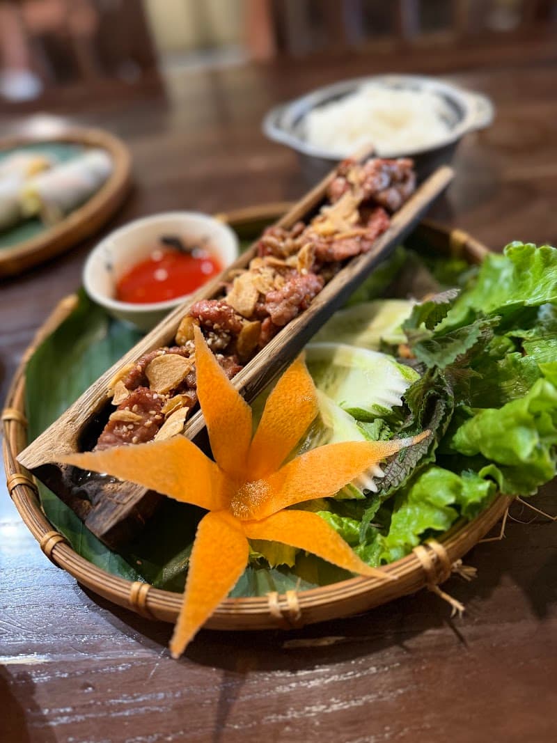 MẸT Vietnamese restaurant & Vegetarian Food 1