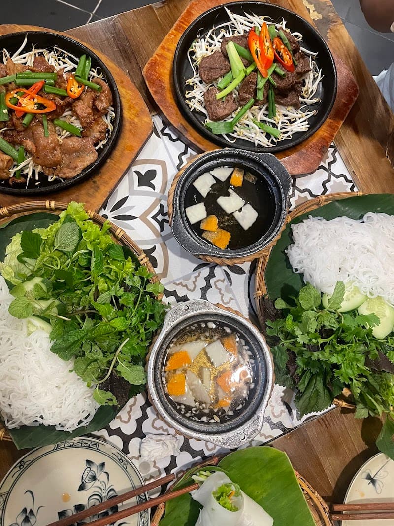 MẸT Vietnamese restaurant & Vegetarian Food 3