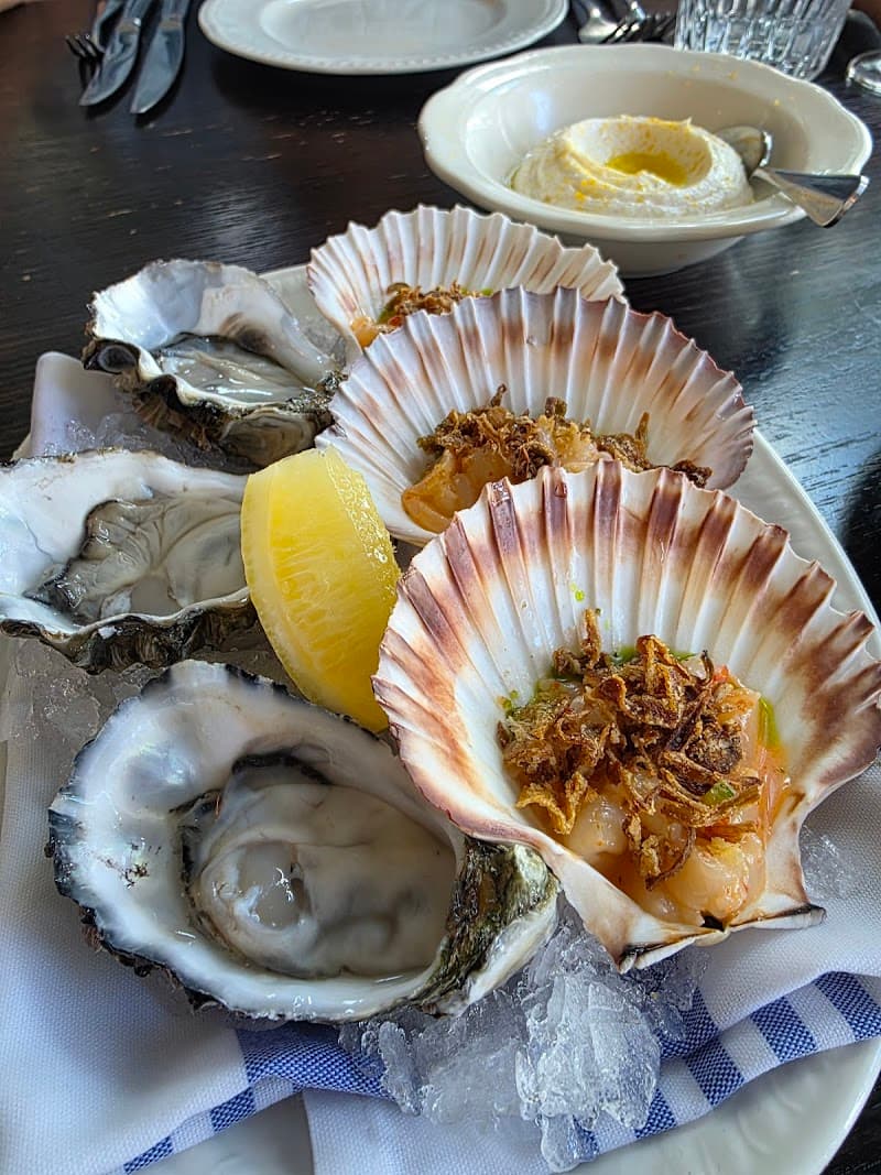 Fosh Bar & Restaurant