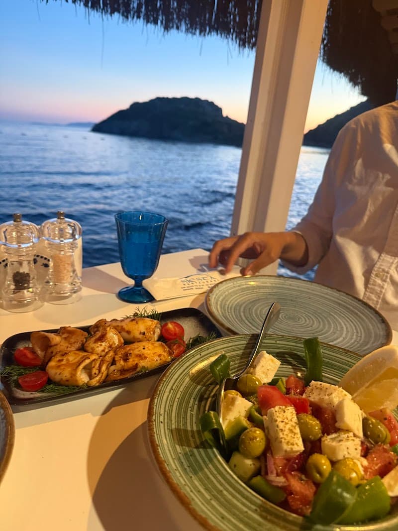 SiESTA RESTAURANT GÜMÜŞLÜK BALIK RESTORANI