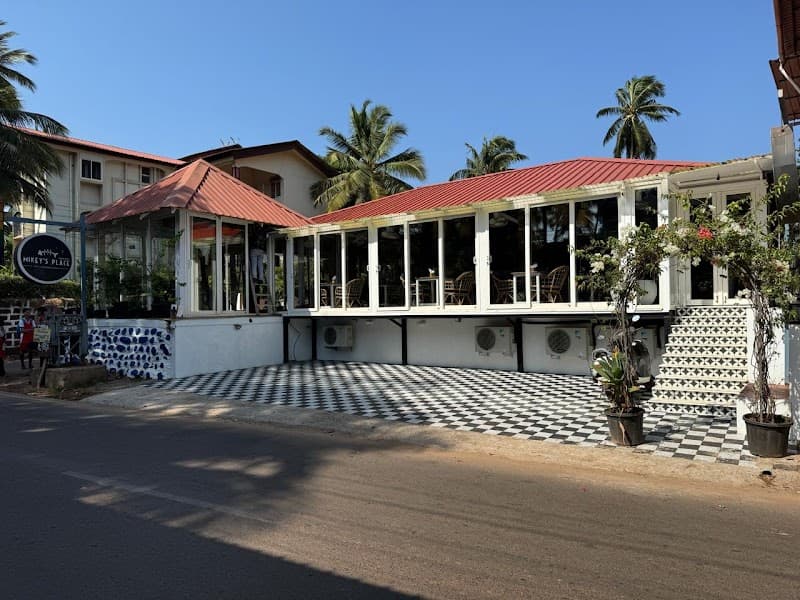 Mikey's Place Bar & Restaurant