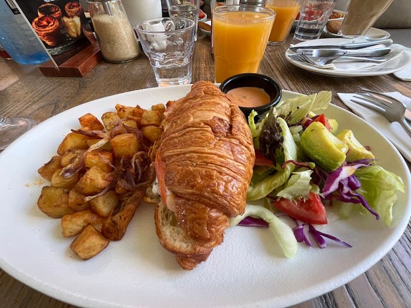CJ'S - Kilimani