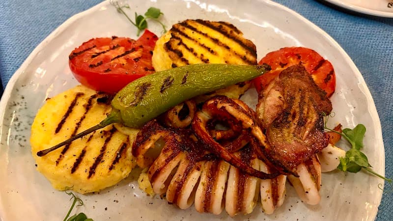 Trattoria Mezzaluna