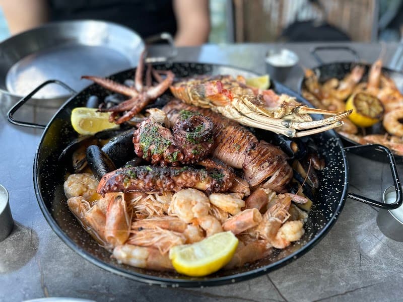 Taverna Racilor Herăstrău